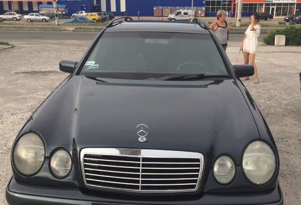 Продам Mercedes-Benz E-Class 1998 года в Днепре