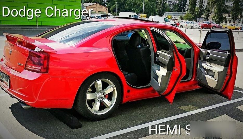 Продам Dodge Charger SRT 8 2007 года в Киеве
