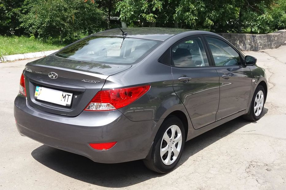 Продам Hyundai Accent  1.4 Avtomat 2013 года в Киеве