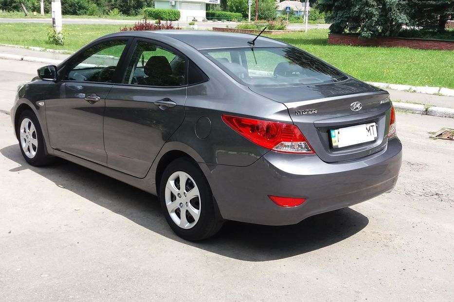 Продам Hyundai Accent  1.4 Avtomat 2013 года в Киеве