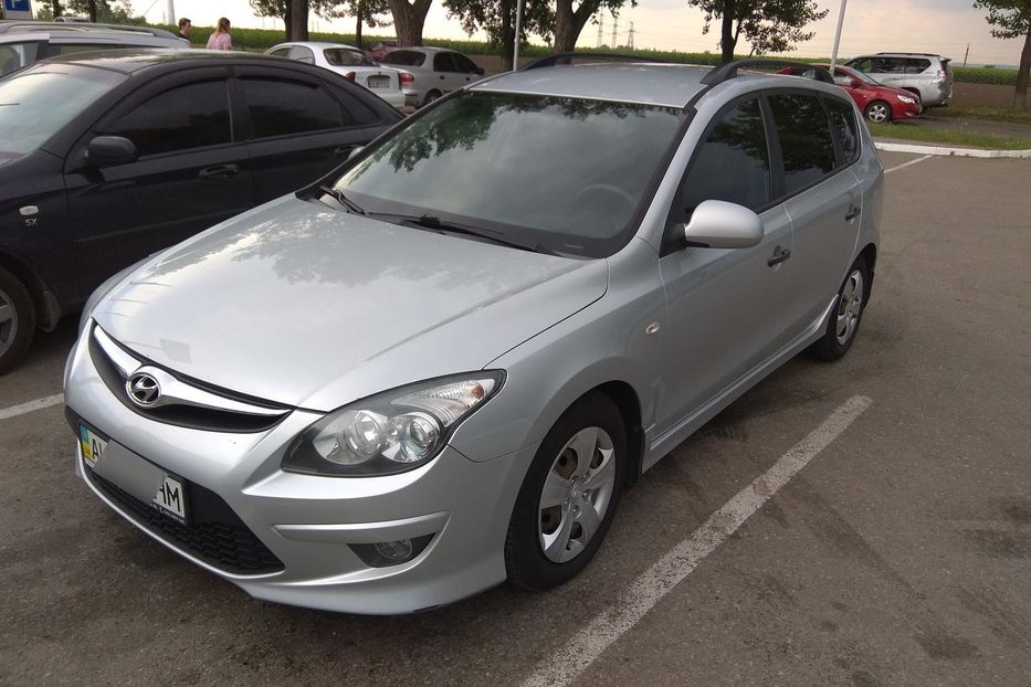 Продам Hyundai i30  CW CRDi 2011 года в Днепре