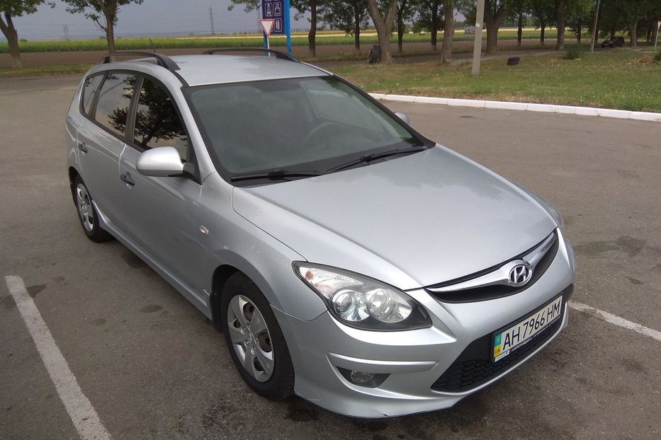 Продам Hyundai i30  CW CRDi 2011 года в Днепре