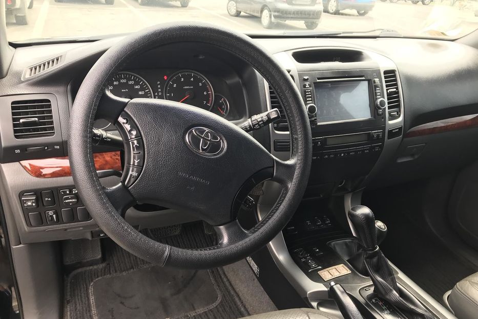 Продам Toyota Land Cruiser Prado VX 2008 года в Харькове