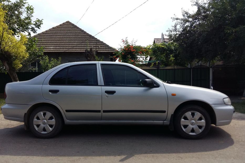 Продам Nissan Almera 1995 года в г. Измаил, Одесская область