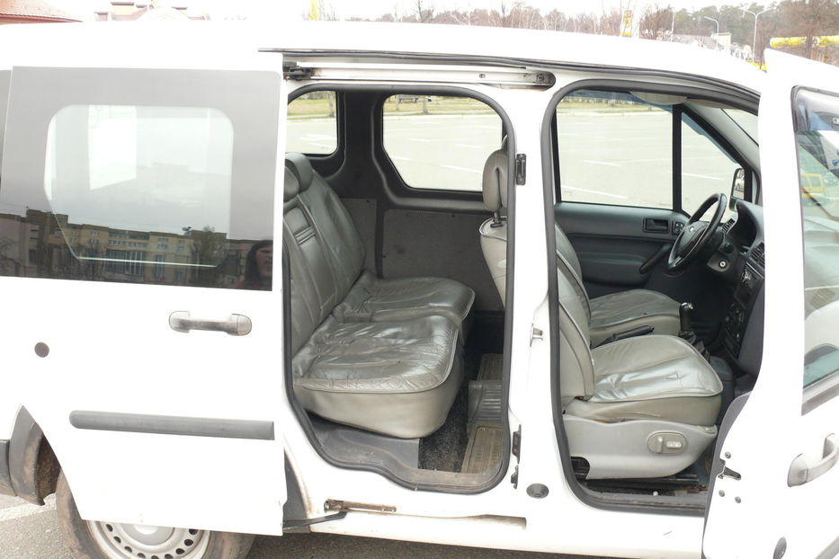 Продам Ford Transit Connect пасс. 2006 года в г. Бровары, Киевская область