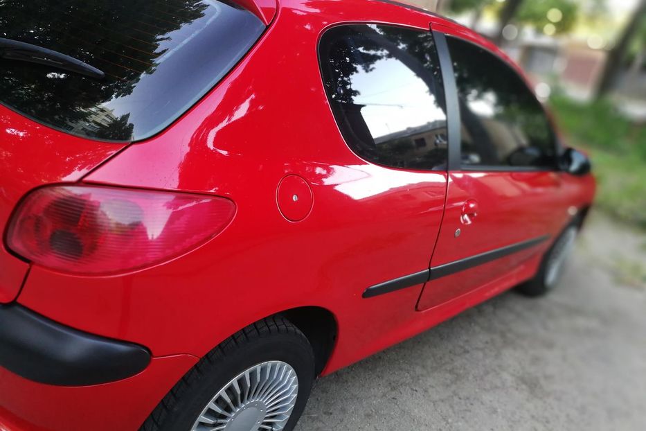 Продам Peugeot 206 Хэтчбек 2005 года в Харькове