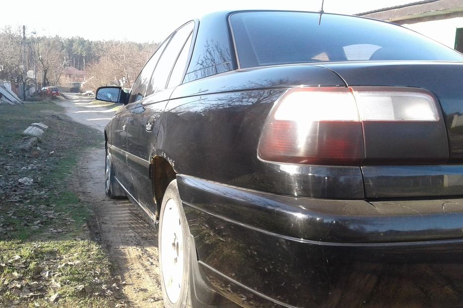 Продам Opel Omega 2000 года в Харькове