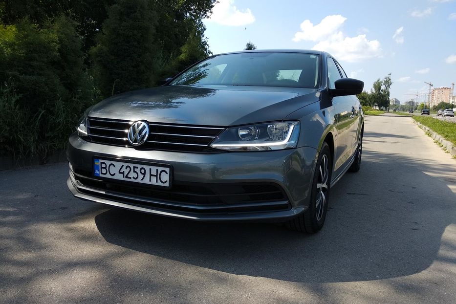 Продам Volkswagen Jetta VI 2016 года в Львове