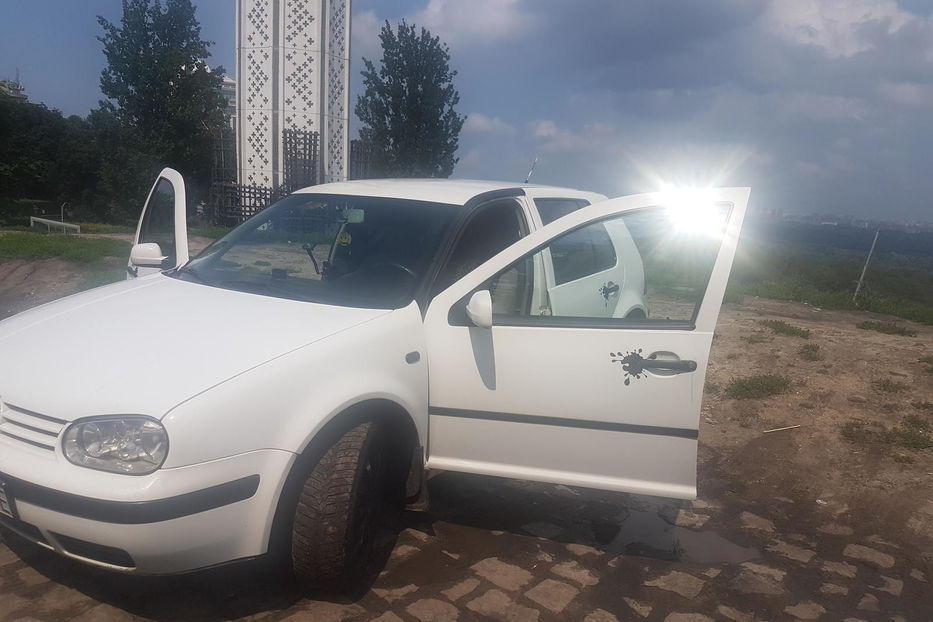 Продам Volkswagen Golf IV 1998 года в Киеве