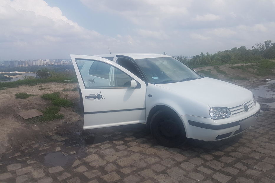 Продам Volkswagen Golf IV 1998 года в Киеве