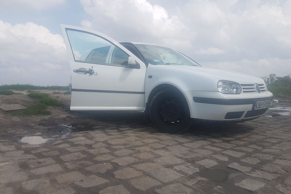 Продам Volkswagen Golf IV 1998 года в Киеве