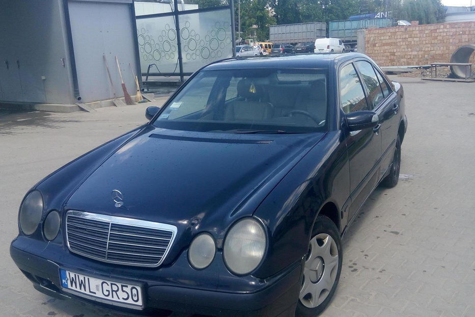 Продам Mercedes-Benz 210 2002 года в Черновцах