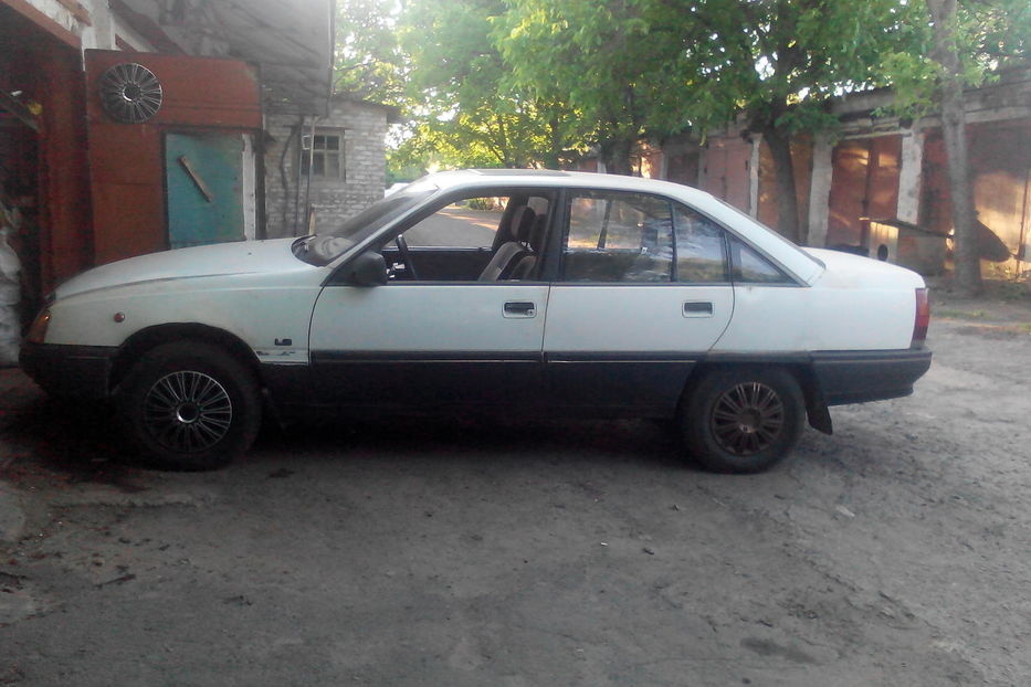 Продам Opel Omega А 1989 года в г. Кривой Рог, Днепропетровская область