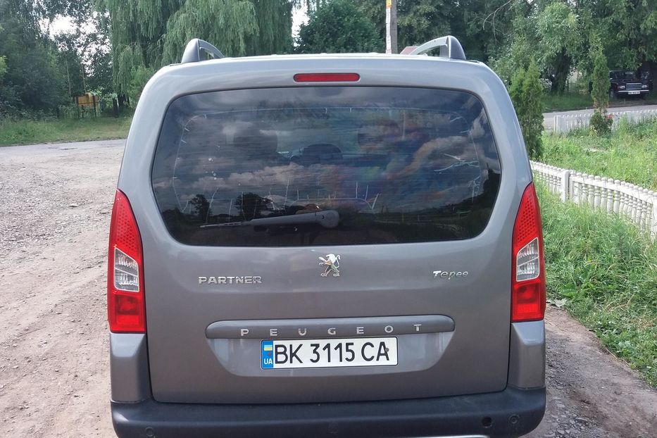 Продам Peugeot Partner пасс. 2011 года в Ровно