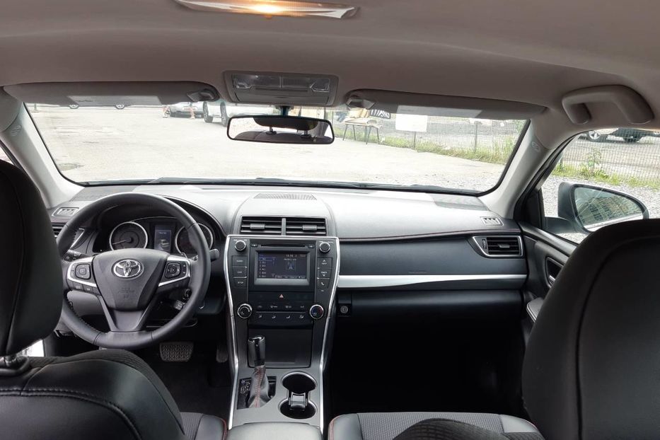 Продам Toyota Camry SE 2017 года в Киеве