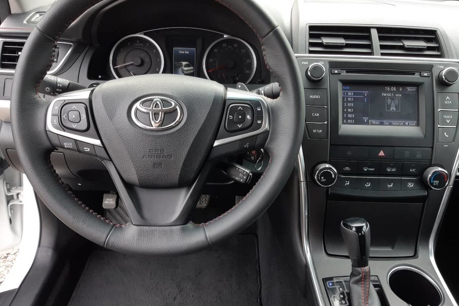 Продам Toyota Camry SE 2017 года в Киеве