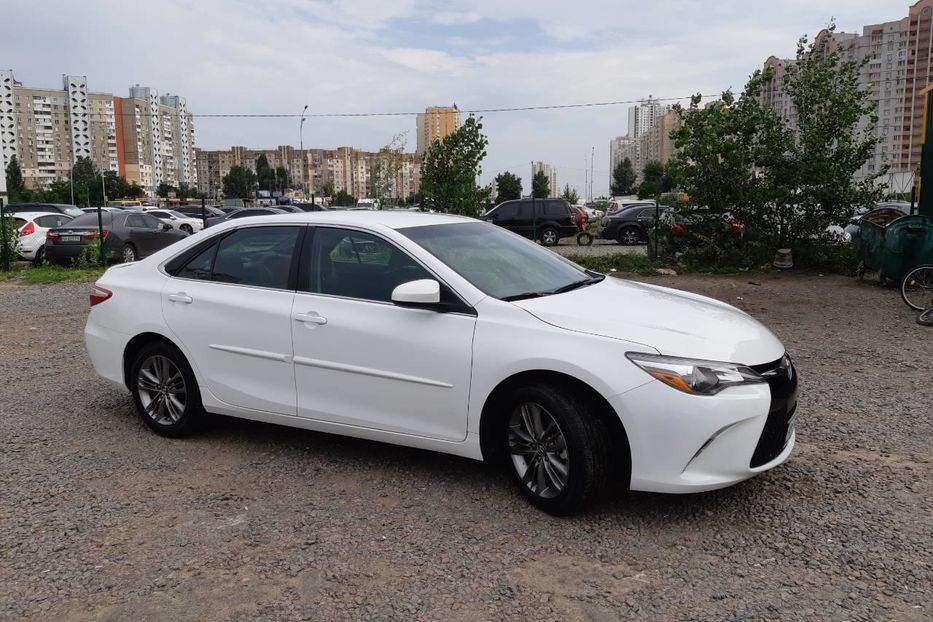 Продам Toyota Camry SE 2017 года в Киеве