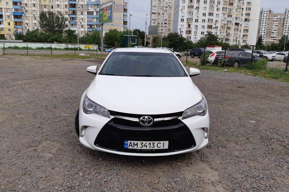Продам Toyota Camry SE 2017 года в Киеве