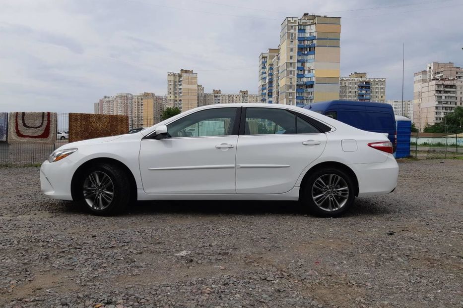 Продам Toyota Camry SE 2017 года в Киеве