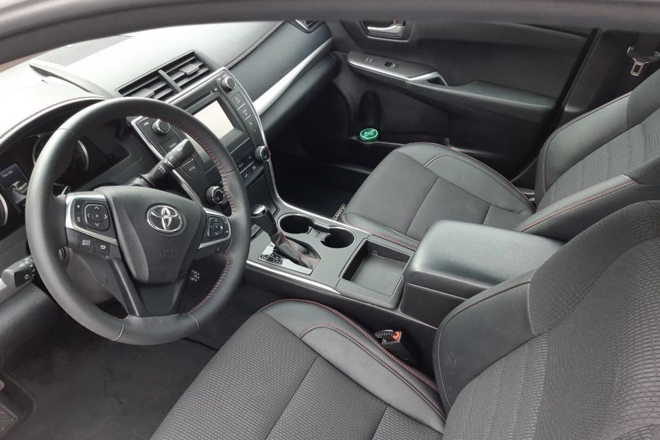 Продам Toyota Camry SE 2017 года в Киеве