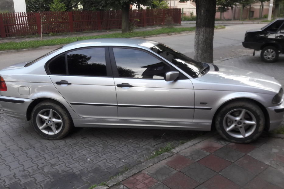 Продам BMW 320 1999 года в Черновцах