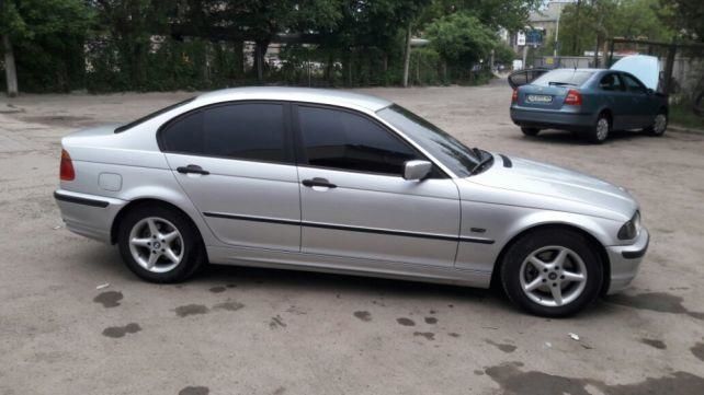 Продам BMW 320 1999 года в Черновцах