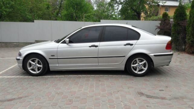 Продам BMW 320 1999 года в Черновцах