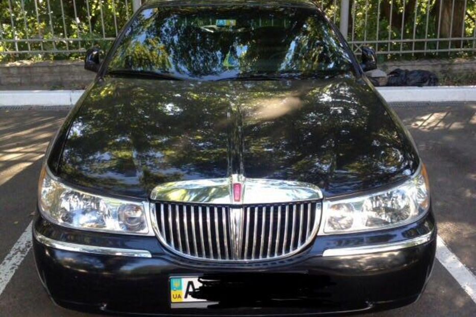 Продам Lincoln Town Car 2000 года в Киеве