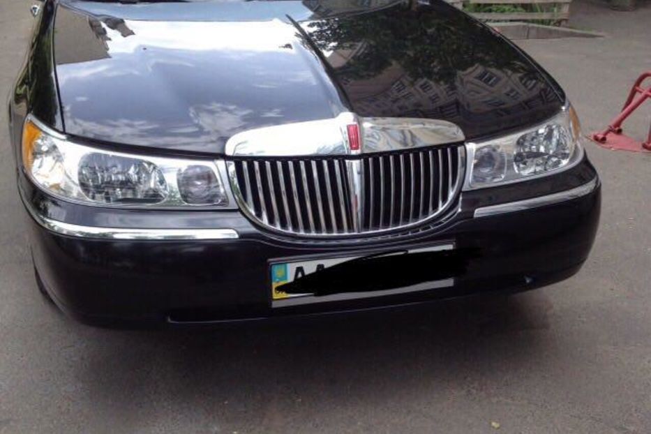 Продам Lincoln Town Car 2000 года в Киеве