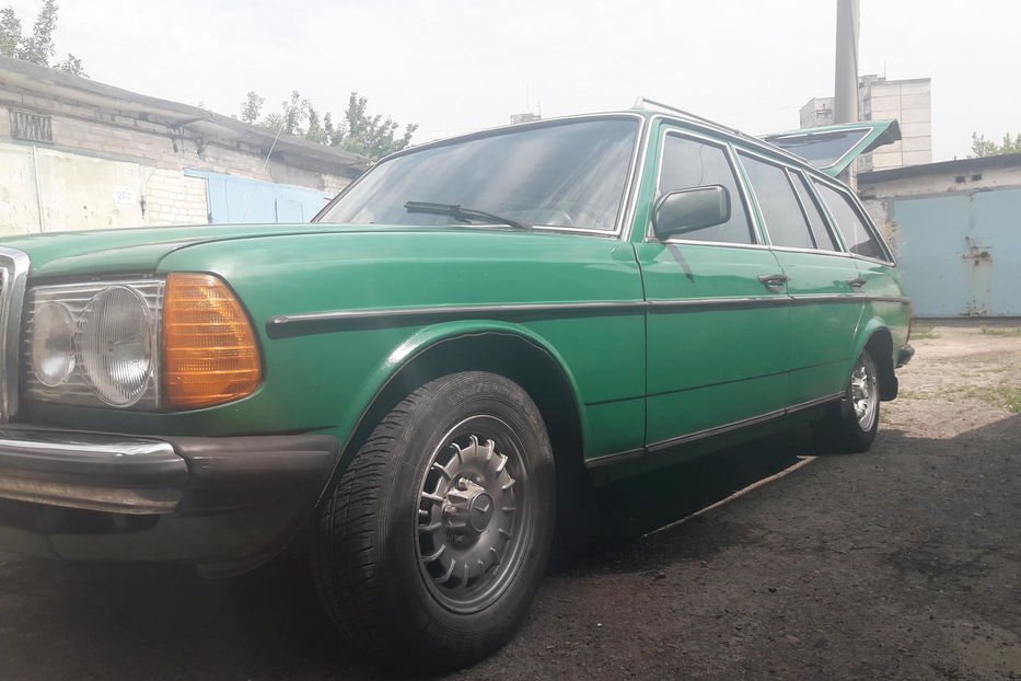 Продам Mercedes-Benz E-Class 1981 года в Харькове