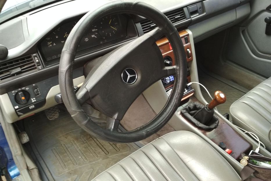 Продам Mercedes-Benz E-Class W124 200D 1986 года в Луганске