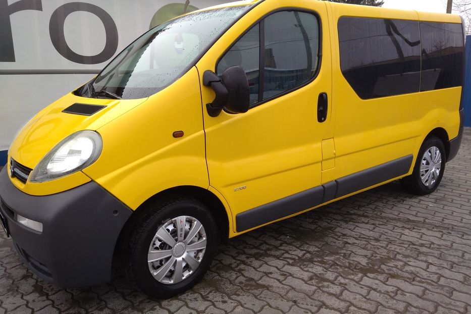 Продам Opel Vivaro пасс. 2004 года в Черновцах