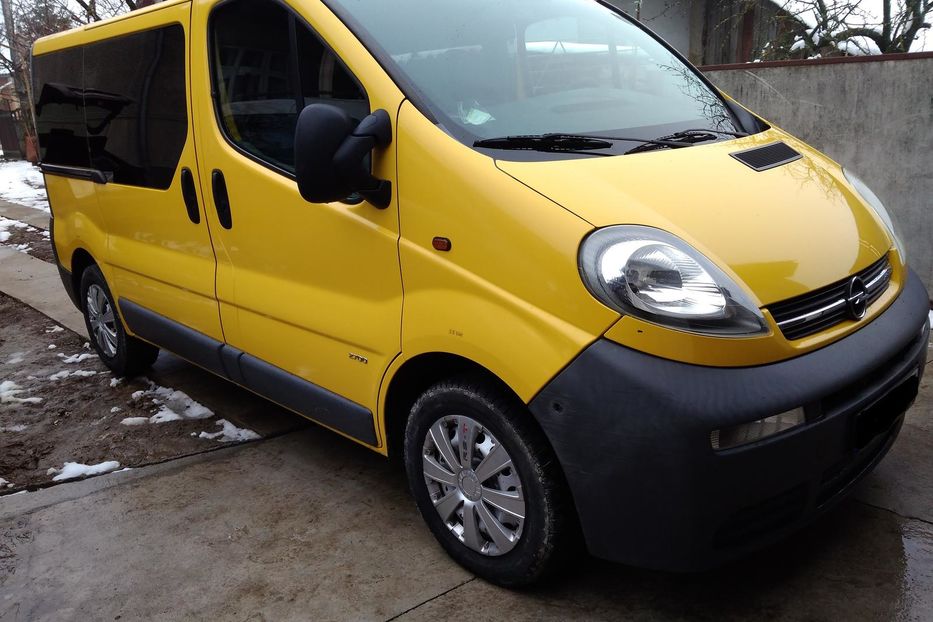 Продам Opel Vivaro пасс. 2004 года в Черновцах