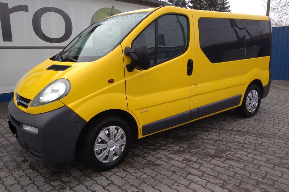 Продам Opel Vivaro пасс. 2004 года в Черновцах