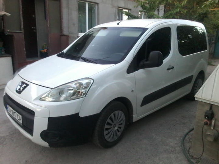 Продам Peugeot Partner пасс. 2009 года в г. Долинская, Кировоградская область