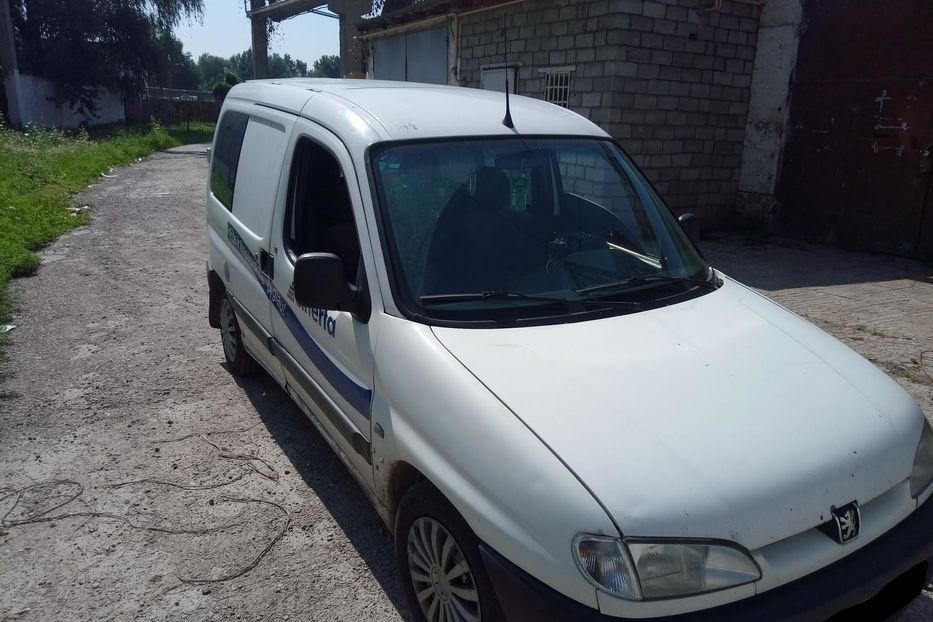 Продам Peugeot Partner пасс. 2001 года в Киеве