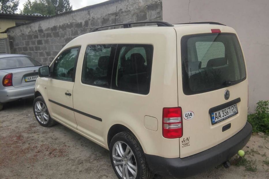 Продам Volkswagen Caddy пасс. 1,6 Дизель 2014 года в Киеве