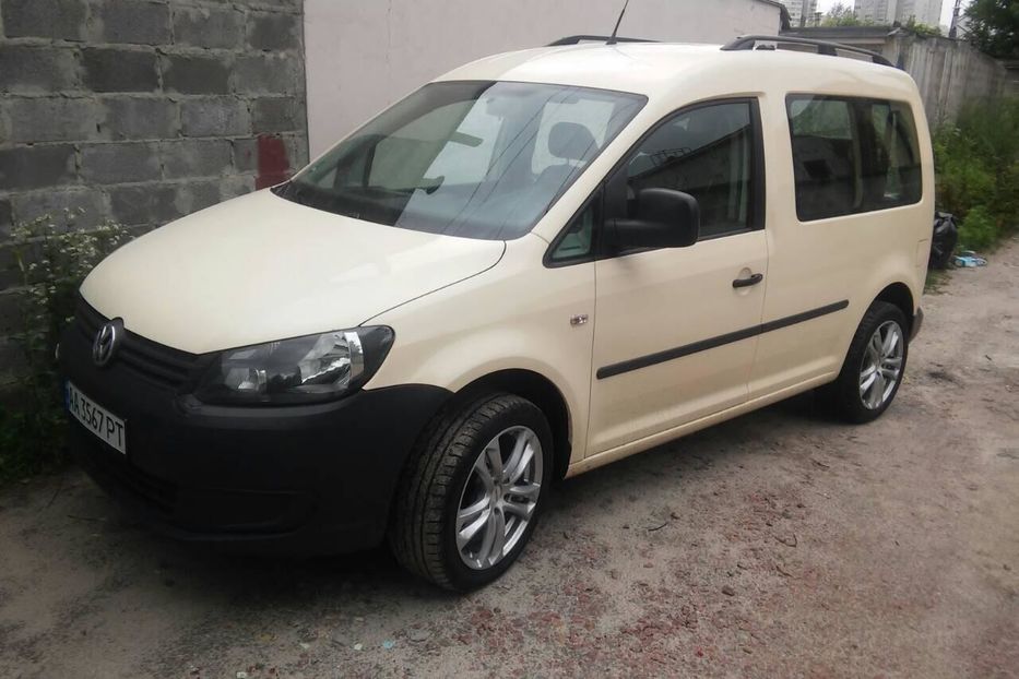 Продам Volkswagen Caddy пасс. 1,6 Дизель 2014 года в Киеве