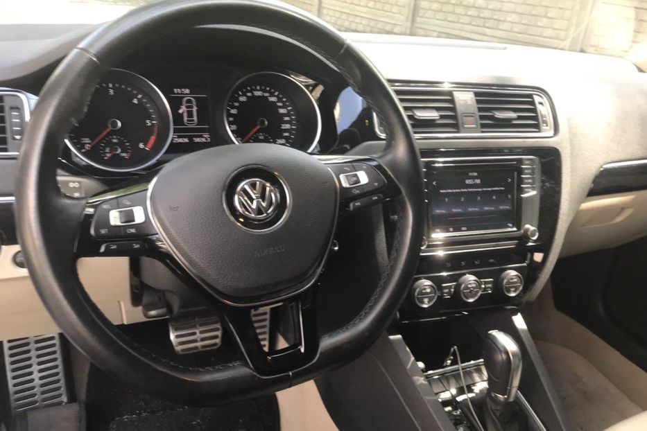 Продам Volkswagen Jetta 2016 года в Днепре