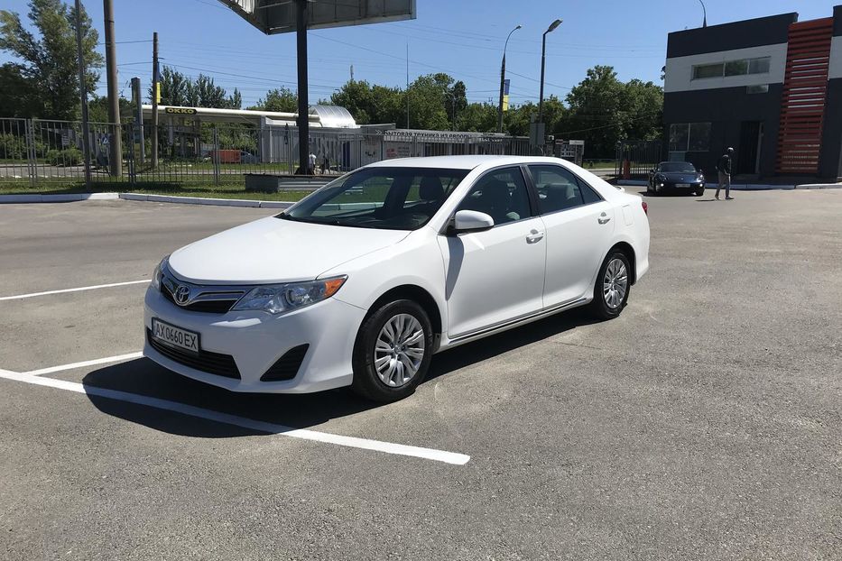 Продам Toyota Camry 2013 года в Харькове