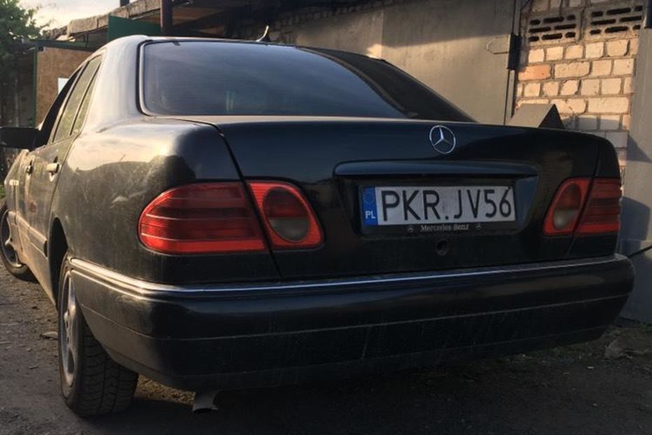 Продам Mercedes-Benz E-Class 210 1998 года в Днепре