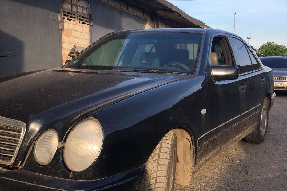 Продам Mercedes-Benz E-Class 210 1998 года в Днепре