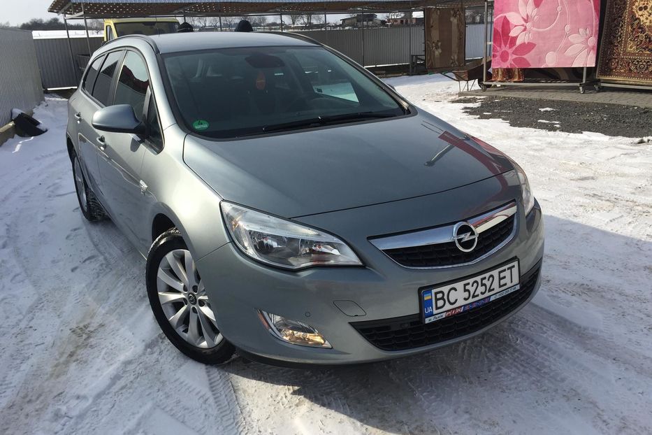 Продам Opel Astra J SPORTS TOURER CDTI 2012 года в Львове