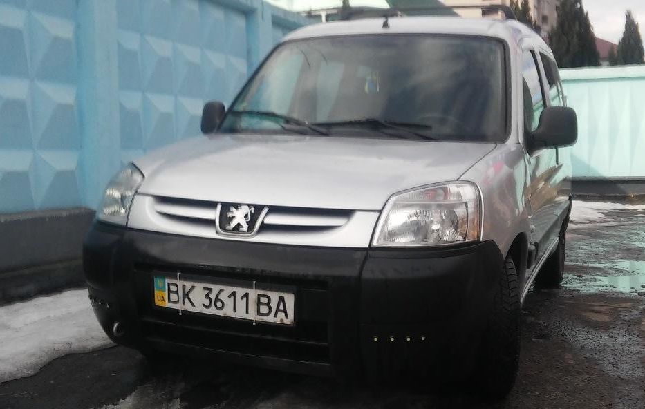 Продам Peugeot Partner пасс. 2008 года в Ровно