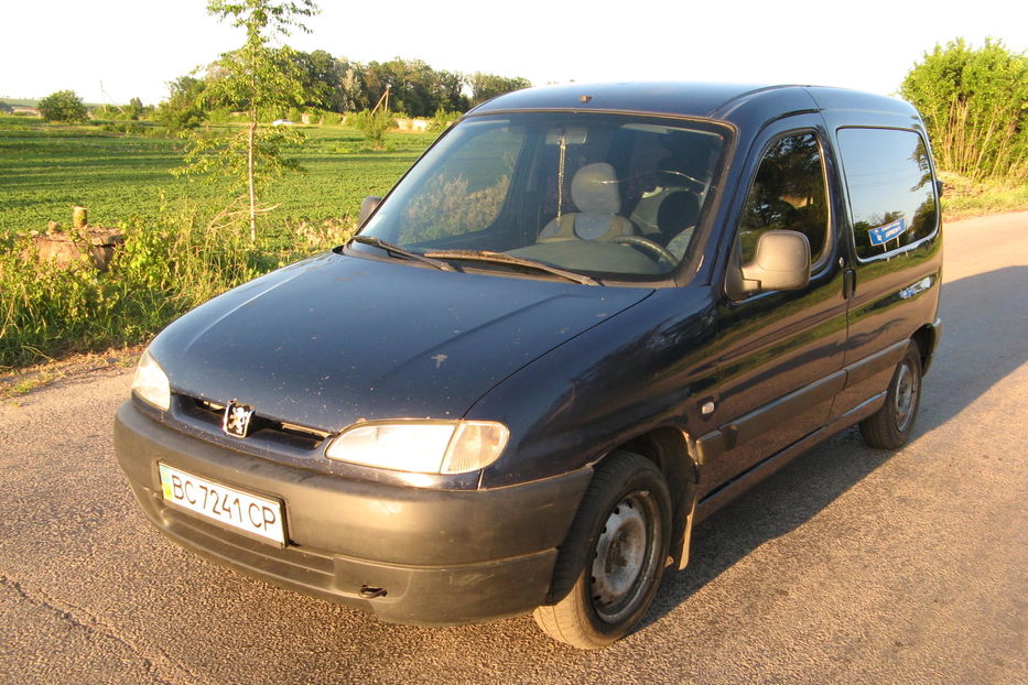 Продам Peugeot Partner пасс. 2002 года в г. Мироновка, Киевская область