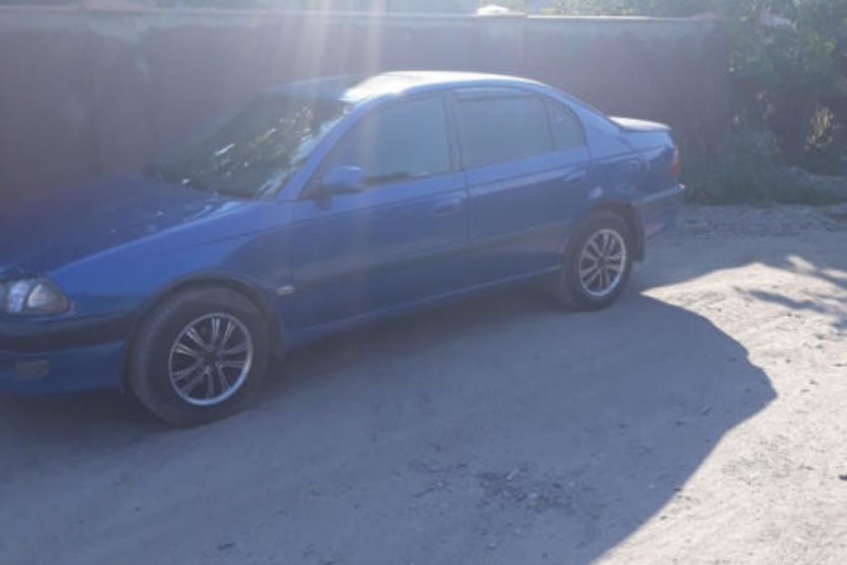 Продам Toyota Avensis 1998 года в Одессе