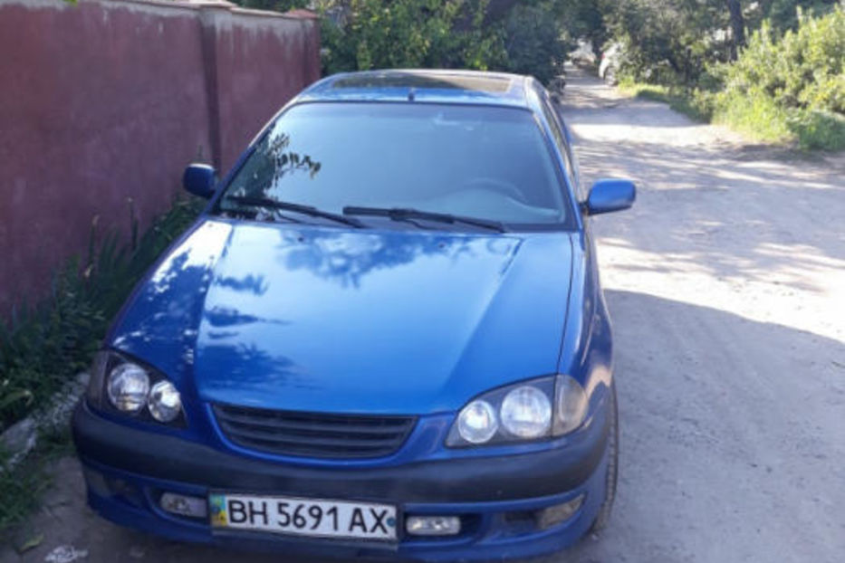 Продам Toyota Avensis 1998 года в Одессе