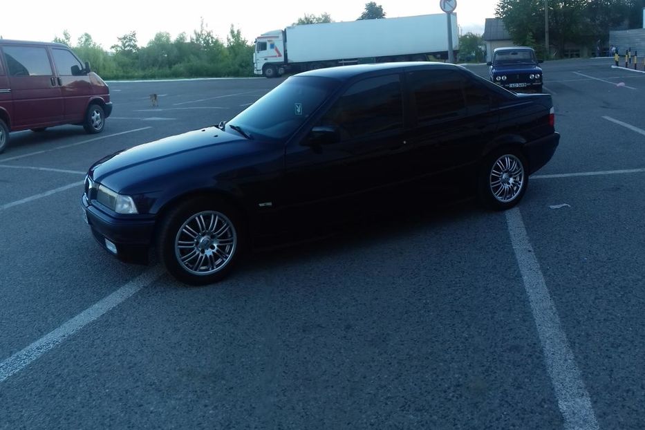 Продам BMW 323 Седан 1997 года в Черновцах