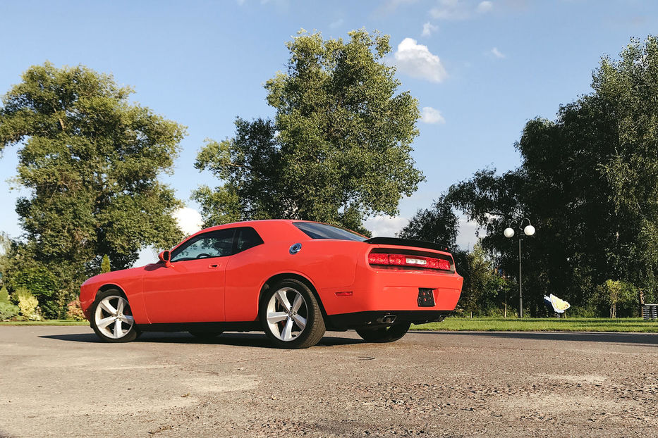 Продам Dodge Challenger Dodge Challenger SRT  6.1 HEMI 2008 года в Киеве