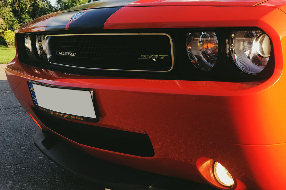 Продам Dodge Challenger Dodge Challenger SRT  6.1 HEMI 2008 года в Киеве